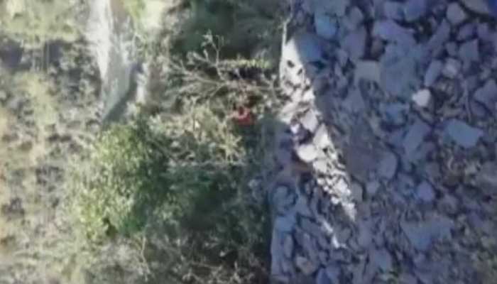 उत्तराखंड में भीषण हादसा: उत्तरकाशी से विकासनगर जा रही बस खाई में गिरी, 12 की मौत उत्तराखंड में भीषण हादसा: उत्तरकाशी से विकासनगर जा रही बस खाई में गिरी, 12 की मौत