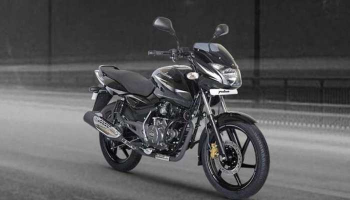 नए लुक में लॉन्च हुई Bajaj Pulsar 150 Classic, फीचर्स के लिए क्लिक करें नए लुक में लॉन्च हुई Bajaj Pulsar 150 Classic, फीचर्स के लिए क्लिक करें