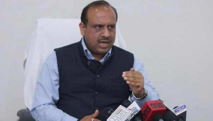 केजरीवाल पर मिर्च पाउडर हमले को लेकर बोली बीजेपी, पीड़ित कार्ड खेल रही है AAP केजरीवाल पर मिर्च पाउडर हमले को लेकर बोली बीजेपी, पीड़ित कार्ड खेल रही है AAP