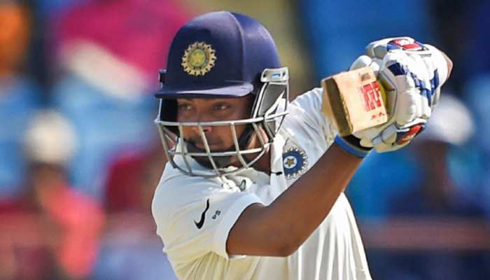 INDvsAUS: पृथ्वी शॉ के टखने में लगी चोट, पहले टेस्ट से हुए बाहर INDvsAUS: पृथ्वी शॉ के टखने में लगी चोट, पहले टेस्ट से हुए बाहर
