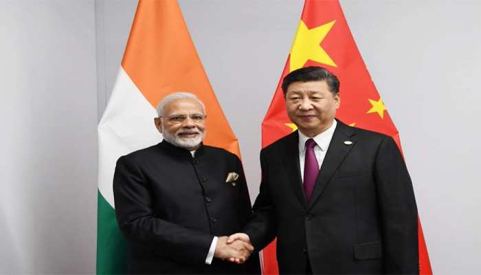 पीएम मोदी ने चीन के राष्ट्रपति शी से की मुलाकात, द्विपक्षीय संबंध मजबूत करने पर हुई चर्चा पीएम मोदी ने चीन के राष्ट्रपति शी से की मुलाकात, द्विपक्षीय संबंध मजबूत करने पर हुई चर्चा