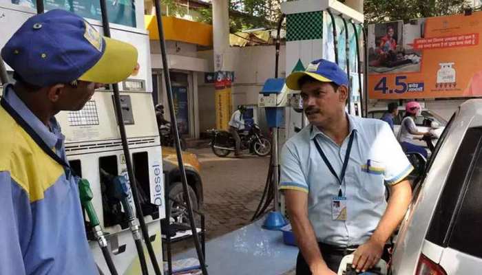 लगातार 10वें दिन पेट्रोल के रेट में गिरावट, डीजल 4 महीने में सबसे सस्ता लगातार 10वें दिन पेट्रोल के रेट में गिरावट, डीजल 4 महीने में सबसे सस्ता