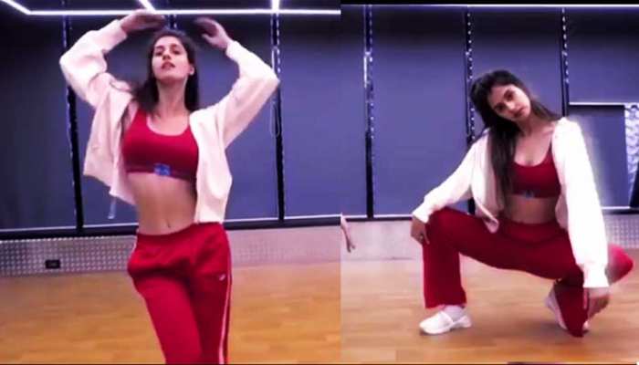 VIDEO: फैंस को दीवाना बना रहे हैं दिशा पटानी के यह इंटरनेशनल Dance Moves VIDEO: फैंस को दीवाना बना रहे हैं दिशा पटानी के यह इंटरनेशनल Dance Moves