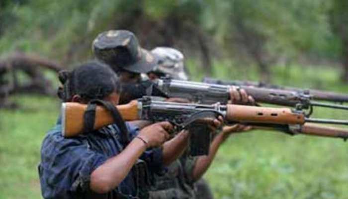 ओडिशाः महिला माओवादी ने आत्म समर्पण किया, सिर पर था एक लाख रुपये का इनाम ओडिशाः महिला माओवादी ने आत्म समर्पण किया, सिर पर था एक लाख रुपये का इनाम