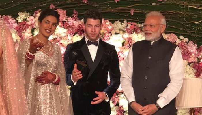 VIDEO: हिंदी में बात करके हंस पड़े प्रियंका चोपड़ा और पीएम मोदी! निक ताकते रहे मुंह... VIDEO: हिंदी में बात करके हंस पड़े प्रियंका चोपड़ा और पीएम मोदी! निक ताकते रहे मुंह...