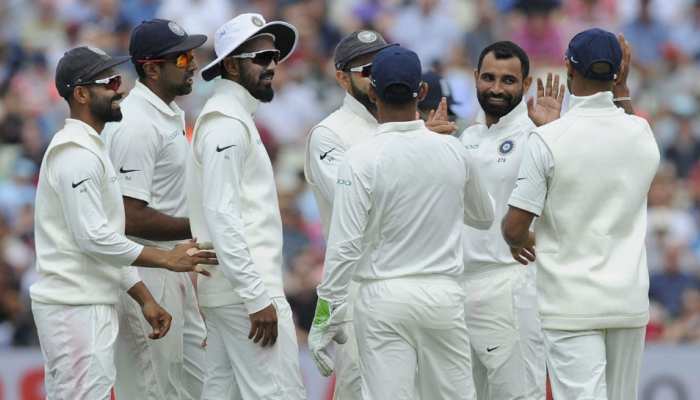 INDvsAUS: एडिलेड टेस्ट के लिए 12 सदस्यीय टीम इंडिया का ऐलान, रोहित-विहारी को मिली जगह INDvsAUS: एडिलेड टेस्ट के लिए 12 सदस्यीय टीम इंडिया का ऐलान, रोहित-विहारी को मिली जगह