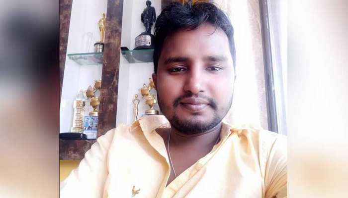 25 साल की उम्र में कुछ इस तरह भोजपुरी फिल्मों में धमाल मचा रहा यह शख्स 25 साल की उम्र में कुछ इस तरह भोजपुरी फिल्मों में धमाल मचा रहा यह शख्स