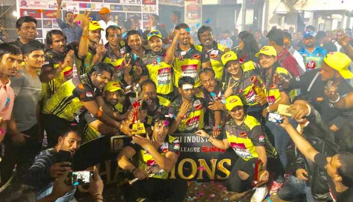 भोजपुरी टाइगर्स ने जीता 'BIPL 3' का खिताब, फाइनल में भोजपुरी योद्धा को 38 रनों से रौंदा भोजपुरी टाइगर्स ने जीता 'BIPL 3' का खिताब, फाइनल में भोजपुरी योद्धा को 38 रनों से रौंदा