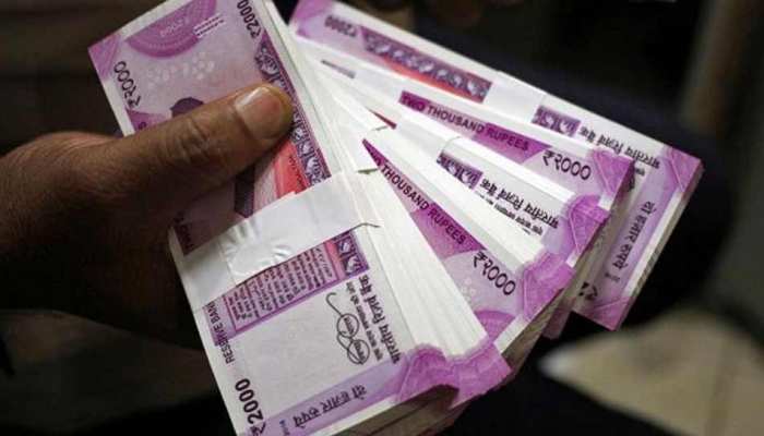 इंदौरः 1.60 लाख रुपये की नकदी के साथ महिला अफसर गिरफ्तार, कई ठिकानों पर छापेमारी इंदौरः 1.60 लाख रुपये की नकदी के साथ महिला अफसर गिरफ्तार, कई ठिकानों पर छापेमारी