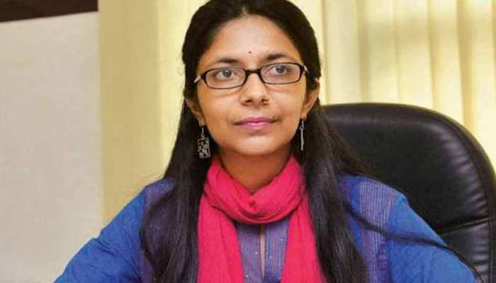 दिल्लीः संस्कार आश्रम से गायब हुई लड़कियों के मामले में पुलिस कमिश्नर से मिलीं DCW अध्यक्ष दिल्लीः संस्कार आश्रम से गायब हुई लड़कियों के मामले में पुलिस कमिश्नर से मिलीं DCW अध्यक्ष