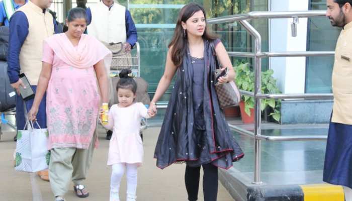 Sakshi and ziva reached Udaypur for Isha Ambani Pre wedding function, MS Dhoni not in pics Sakshi and ziva reached Udaypur for Isha Ambani Pre wedding function, MS Dhoni not in pics