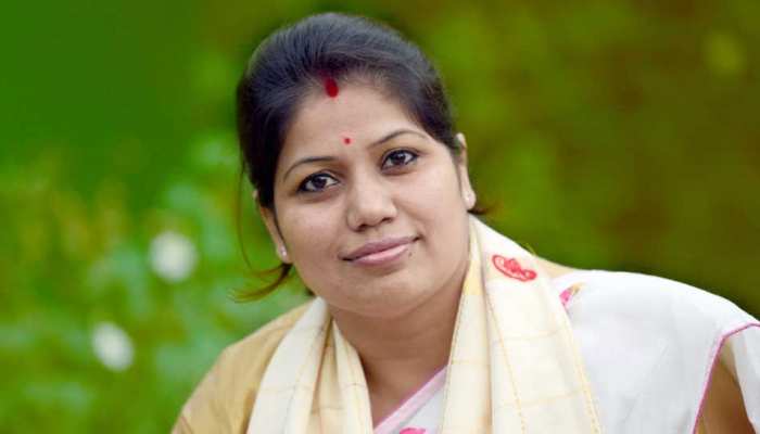 पंचायत चुनाव में हेलीकॉप्टर से प्रचार, अमेरिका रिटर्न MBA पास कैंडिडेट भी हैं मैदान में पंचायत चुनाव में हेलीकॉप्टर से प्रचार, अमेरिका रिटर्न MBA पास कैंडिडेट भी हैं मैदान में