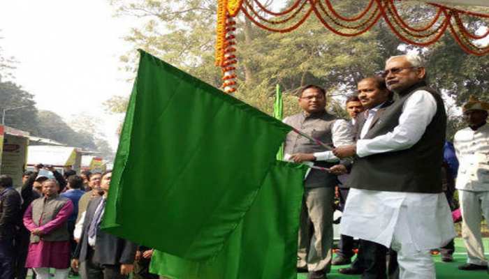 सरकार के कार्यों को बताएगा 'जागरूकता रथ' सीएम नीतीश कुमार ने किया रवाना सरकार के कार्यों को बताएगा 'जागरूकता रथ' सीएम नीतीश कुमार ने किया रवाना