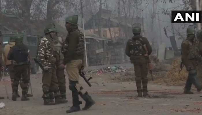 जम्मू-कश्मीर : मुजगुंड में मुठभेड़ में 3 आतंकी ढेर, 1 आतंकी की उम्र 14 साल जम्मू-कश्मीर : मुजगुंड में मुठभेड़ में 3 आतंकी ढेर, 1 आतंकी की उम्र 14 साल
