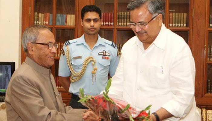 वोटों की गिनती की हाई टेंशन के बीच CM रमन सिंह ने पूर्व राष्ट्रपति को कहा, HAPPY BIRTHDAY वोटों की गिनती की हाई टेंशन के बीच CM रमन सिंह ने पूर्व राष्ट्रपति को कहा, HAPPY BIRTHDAY