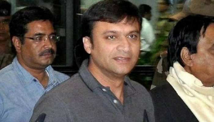 विधानसभा चुनाव का पहला नतीजा आया, हैदराबाद से AIMIM के अकबरुद्दीन ओवैसी जीते विधानसभा चुनाव का पहला नतीजा आया, हैदराबाद से AIMIM के अकबरुद्दीन ओवैसी जीते