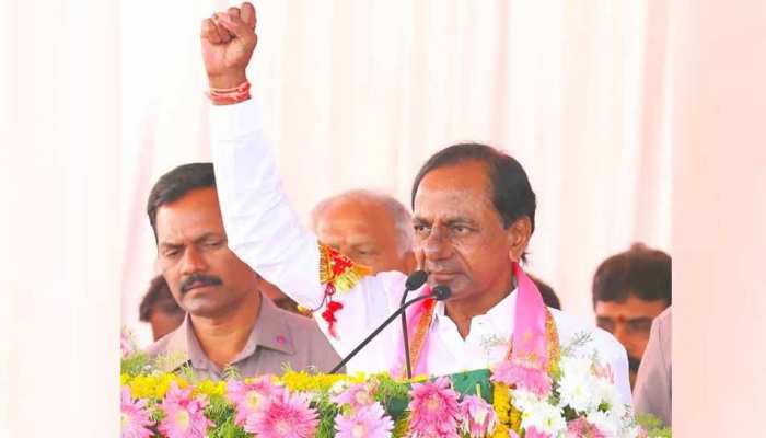 Telangana elections 2018 : CM केसीआर ने चले ये 5 दांव, धरी रह गई कांग्रेस से लेकर BJP की चाल Telangana elections 2018 : CM केसीआर ने चले ये 5 दांव, धरी रह गई कांग्रेस से लेकर BJP की चाल