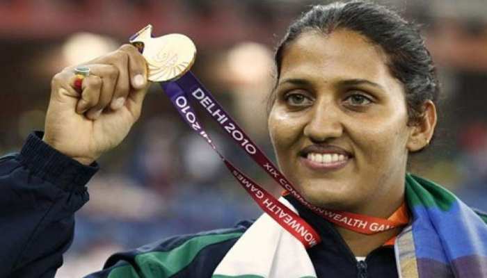 राजस्थान: 2010 कॉमनवेल्थ गेम्स में गोल्ड जीतने वाली कृष्णा पूनिया आगे राजस्थान: 2010 कॉमनवेल्थ गेम्स में गोल्ड जीतने वाली कृष्णा पूनिया आगे