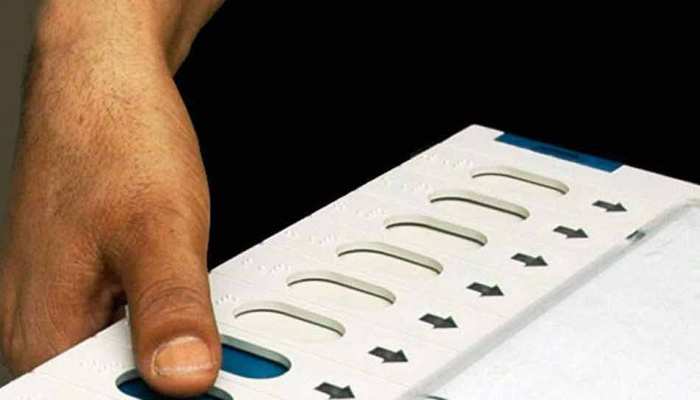 तेलंगाना में 4 मंत्रियों को करना पड़ा हार का सामना, BJP ने खोला खाता तेलंगाना में 4 मंत्रियों को करना पड़ा हार का सामना, BJP ने खोला खाता
