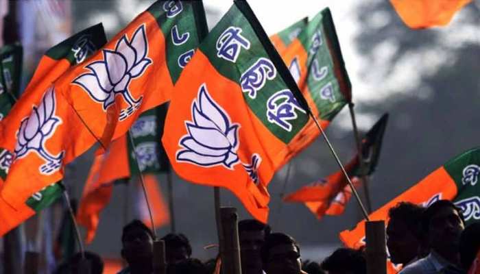 तेलंगाना में राजा सिंह लोध ने खोला BJP का खाता, CM योगी ने किया था प्रचार तेलंगाना में राजा सिंह लोध ने खोला BJP का खाता, CM योगी ने किया था प्रचार