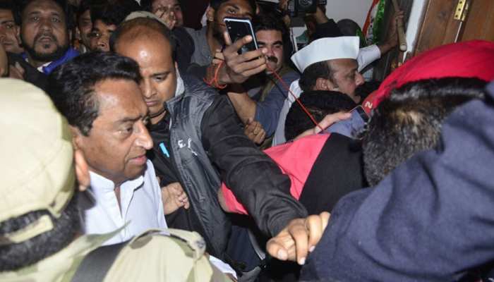 मध्य प्रदेश चुनाव परिणाम 2018: LIVE Updates, 114 पर कांग्रेस को बढ़त, BJP 109 सीटों पर आगे मध्य प्रदेश चुनाव परिणाम 2018: LIVE Updates, 114 पर कांग्रेस को बढ़त, BJP 109 सीटों पर आगे