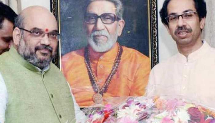 बीजेपी की हार पर शिवसेना का तंज- जनता ने दिया 'भाजपामुक्त' का संदेश बीजेपी की हार पर शिवसेना का तंज- जनता ने दिया 'भाजपामुक्त' का संदेश