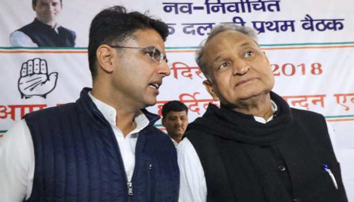 Rajasthan: कांग्रेस ने CM पर फैसला कल तक टाला, पायलट-गहलोत के बीच सहमति नहीं Rajasthan: कांग्रेस ने CM पर फैसला कल तक टाला, पायलट-गहलोत के बीच सहमति नहीं