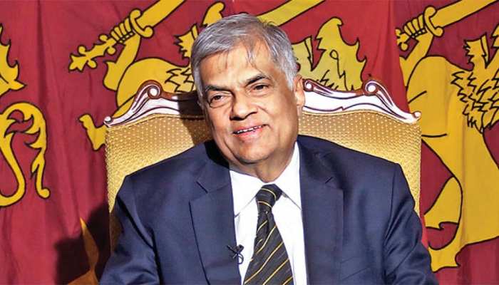 श्रीलंका: राष्ट्रपति को लगा झटका, रानिल विक्रमसिंघे ने संसद में साबित किया बहुमत श्रीलंका: राष्ट्रपति को लगा झटका, रानिल विक्रमसिंघे ने संसद में साबित किया बहुमत