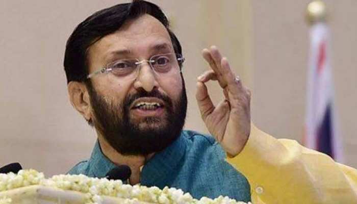 राफेल सौदे का विरोध करके देश की सुरक्षा से खिलवाड़ कर रही है कांग्रेस: प्रकाश जावड़ेकर राफेल सौदे का विरोध करके देश की सुरक्षा से खिलवाड़ कर रही है कांग्रेस: प्रकाश जावड़ेकर
