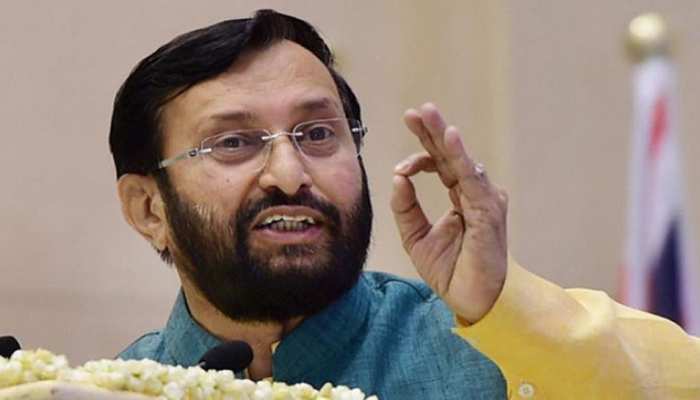 प्रकाश जावड़ेकर ने राफेल मुद्दे पर कांग्रेस पर किया हमला, कहा- देशद्रोहियों के हाथ में खेल रही है कांग्रेस प्रकाश जावड़ेकर ने राफेल मुद्दे पर कांग्रेस पर किया हमला, कहा- देशद्रोहियों के हाथ में खेल रही है कांग्रेस