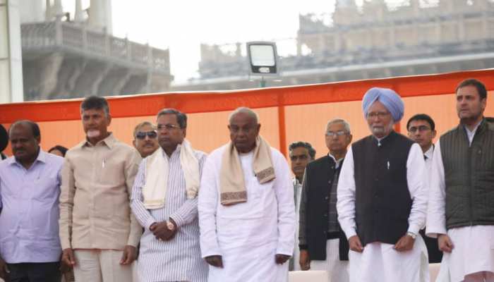 राजस्थान: शपथ ग्रहण समारोह में लोकसभा चुनाव के पहले महागठबंधन की दिखी तस्वीर राजस्थान: शपथ ग्रहण समारोह में लोकसभा चुनाव के पहले महागठबंधन की दिखी तस्वीर